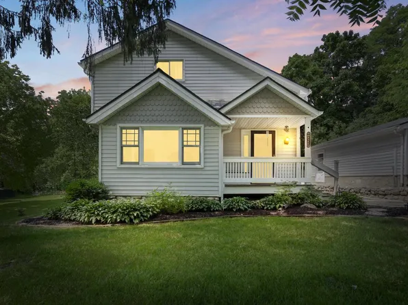 4135 S Racine AVENUE, New Berlin, WI 53146