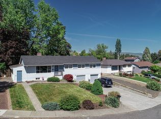 618 E 20th St, The Dalles, OR