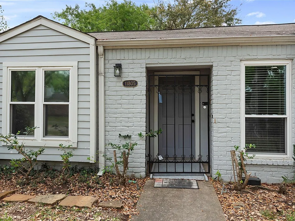 11805 Southlake Dr