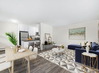 4222 Bathurst St #506, Toronto, ON M3H3R2