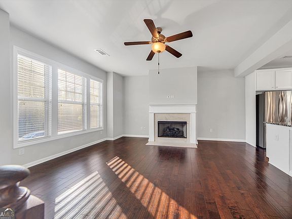 4th image of 2660 Village Place Dr