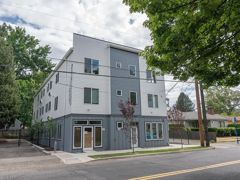 2630 NE Dekum St #4 — Photo 15