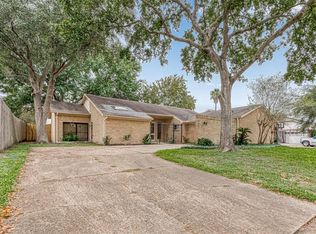 10906 Villa Lea Ln, Houston, TX 77071