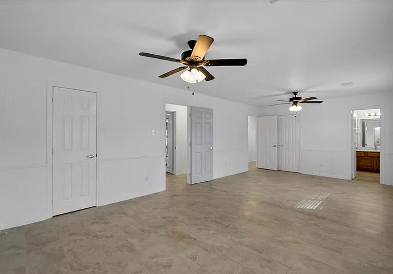 2421 Caroline St — Photo 20