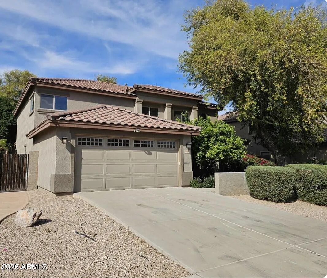 5 bed, 2.5 bath, 3094 sqft, $4,500 — Photo 1