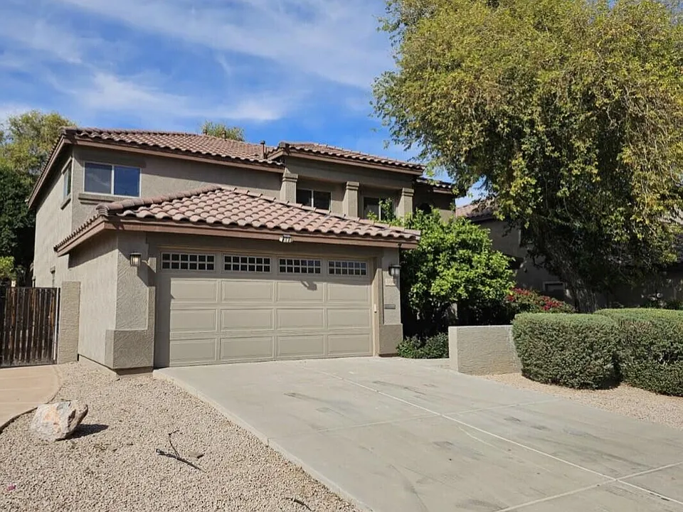 3582 E Santa Fe Ln
