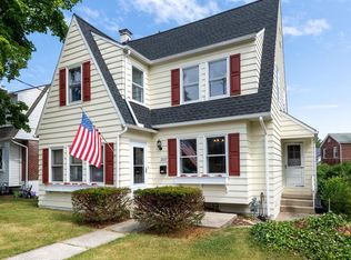 2537 Cumberland Ave, Mount Penn, PA 19606