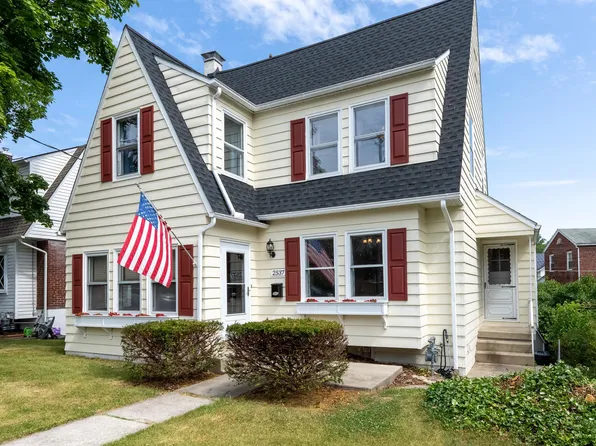 2537 Cumberland Ave, Mount Penn, PA 19606