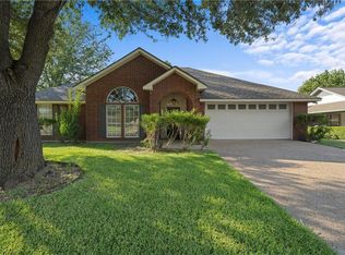 10505 Apache Dr, Woodway, TX 76712