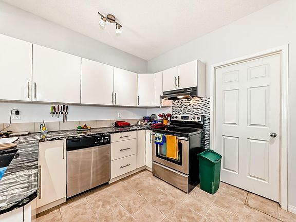 4th image of 30 Oak Vista Dr #14