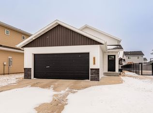 6032 80th Ave S, Horace, ND 58047