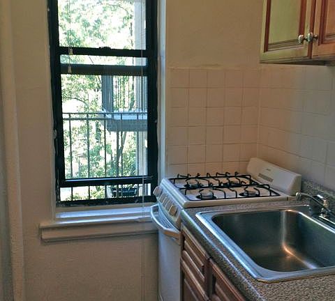 4th image of 116 Seaman Ave APT 3C