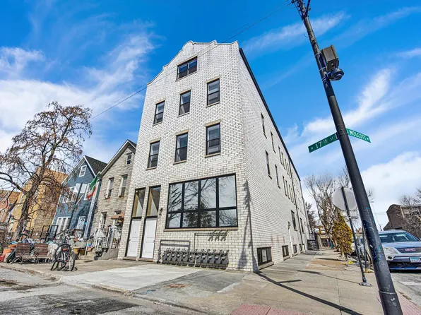 1900 W 17th St, Chicago, IL