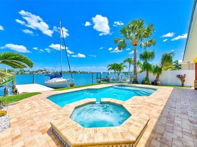 344 La Hacienda Dr, Indian Rocks Beach, FL, 33785