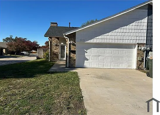 2270 Jackson Cir — Photo 1