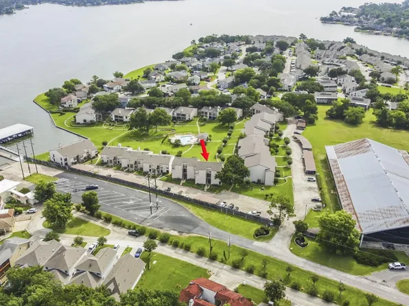 203C Lakeview Ter, Montgomery, TX 77356