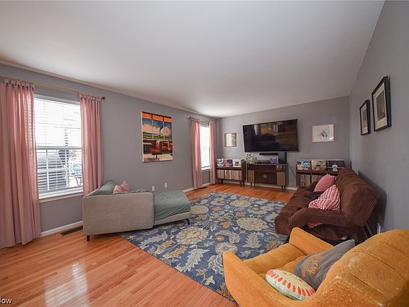 3rd image of 5963 Triple Crown Dr