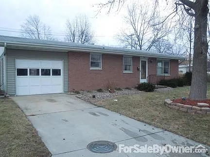1205 Poplar Dr photo 1