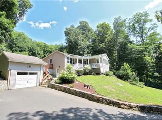 11 Old Middle Rd, Brookfield, CT 06804