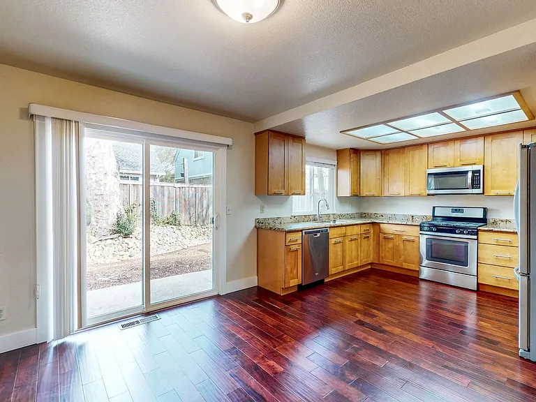 2135 Pebblewood Ct — Photo 22