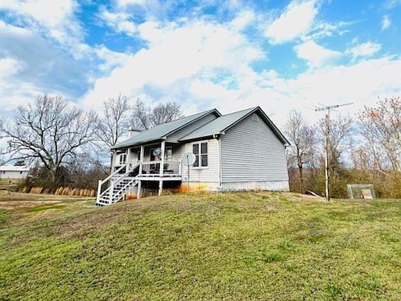 2nd image of 1982 Moccasin Gap Rd