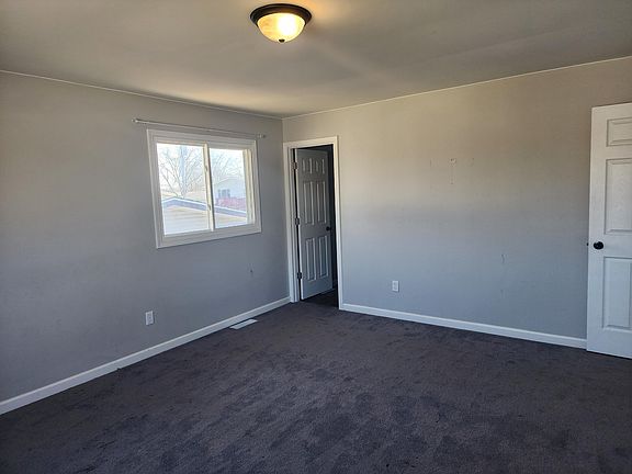 5th image of 414 Sassafras Dr