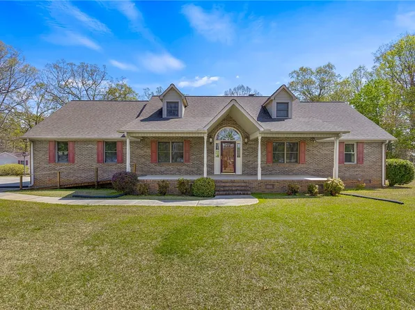 100 Lakeside Dr, Belton, SC 29627