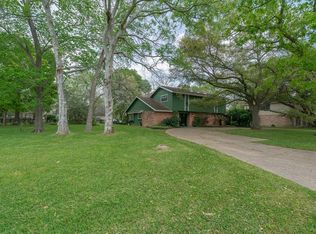 105 Saint Cloud Dr, Friendswood, TX 77546
