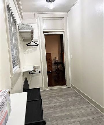 4th image of 402 Woods Ave SW #B