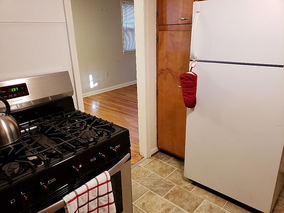 4th image of 907 E Forest Ave #907