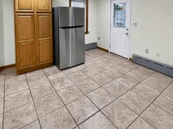32 Oliver St #2, Southbridge, MA 01550