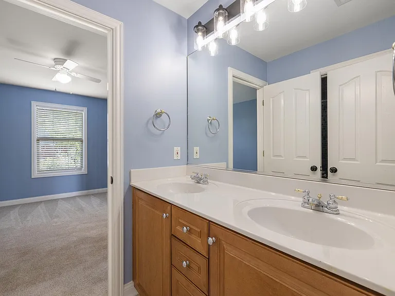 2128 Roswell Dr — Photo 19