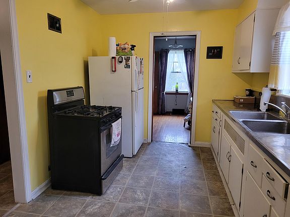 5th image of 169 N 21st St