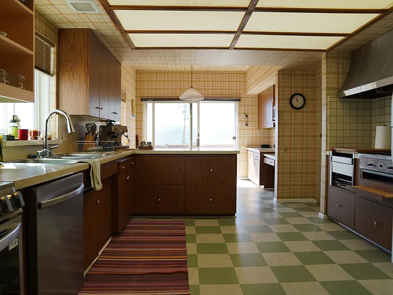 Fully equip, large kitchen.