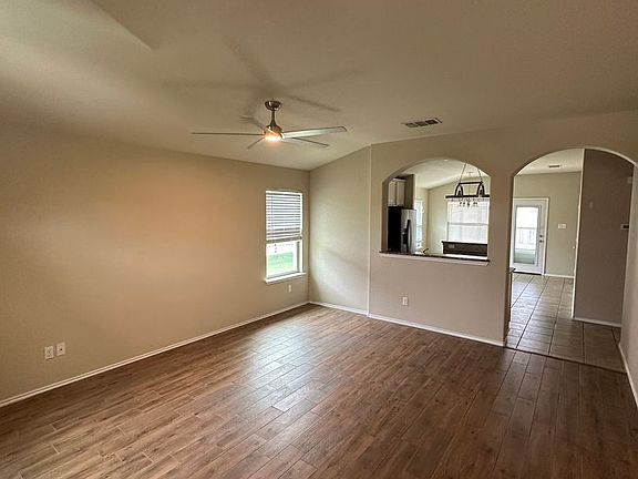 3rd image of 6023 Ambrose Cir