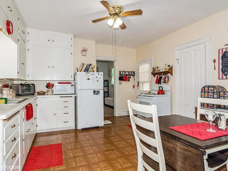 314 E Maple Ave — Photo 5