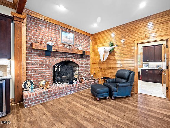 12th image of this home