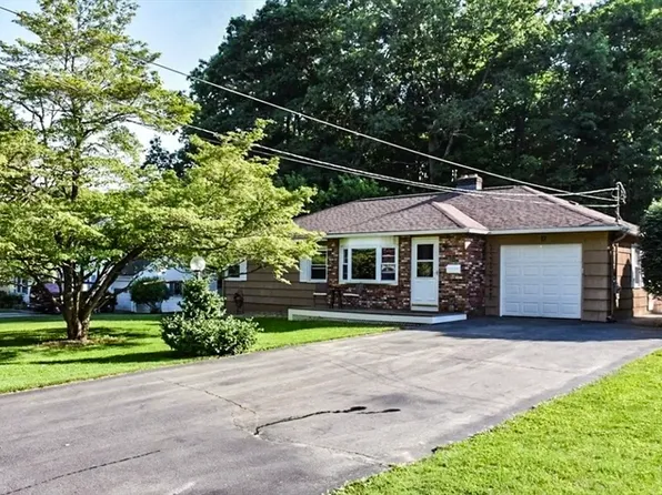 17 Charlton Rd, Dudley, MA 01571
