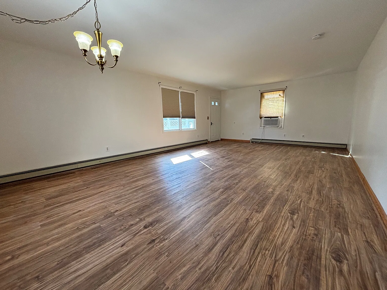 3 bed, $2,900 — Photo 2