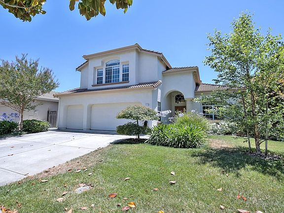 3rd image of 1470 Seville Dr