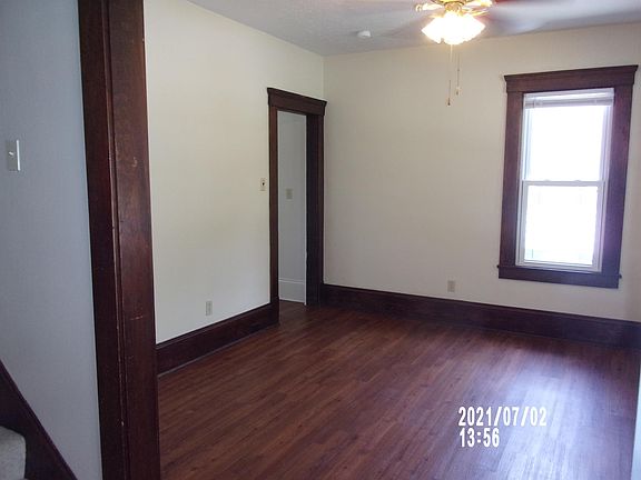 4th image of 429 Lake St