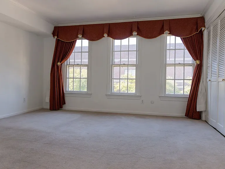 817 Botetourt Gdns — Photo 17