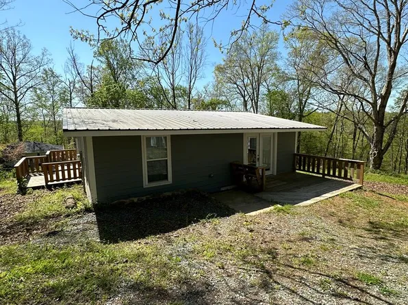 2843 Pinetrail Rd, Burlington, NC 27215