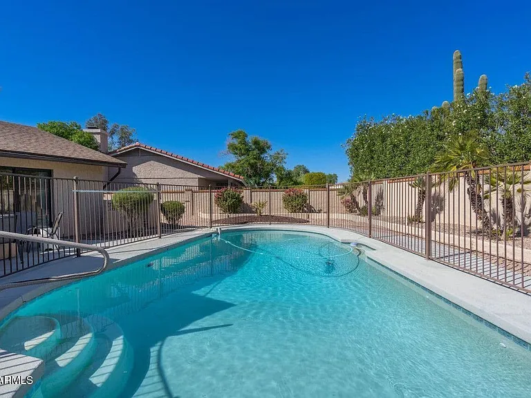 8742 E San Daniel Dr — Photo 5