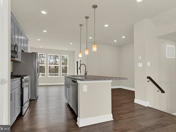5th image of 1441 Onnesta Ct