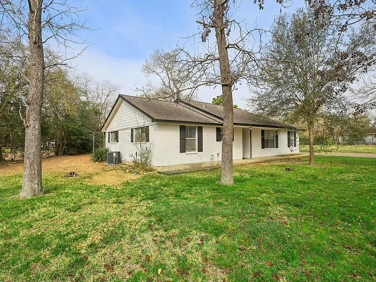 3919 Galway Ln — Photo 4