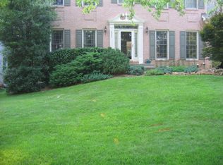 8994 Home Guard Dr, Burke, VA 22015