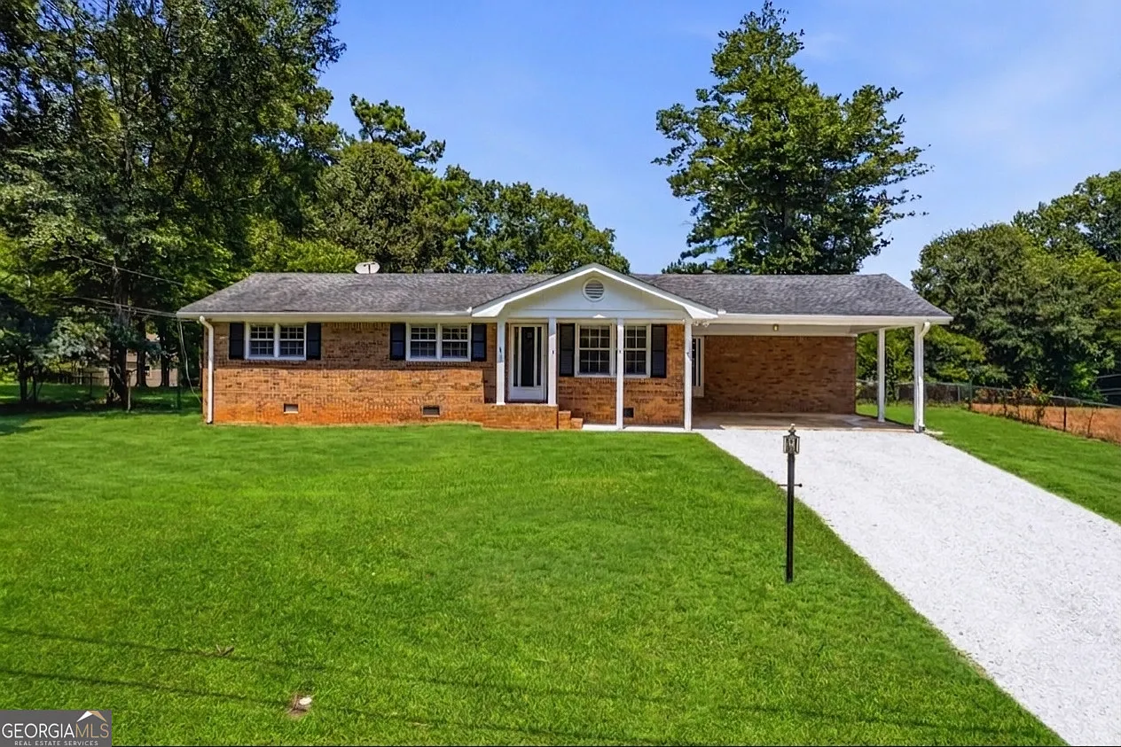 4 bed, 2.5 bath, 2000 sqft, $2,350 — Photo 1
