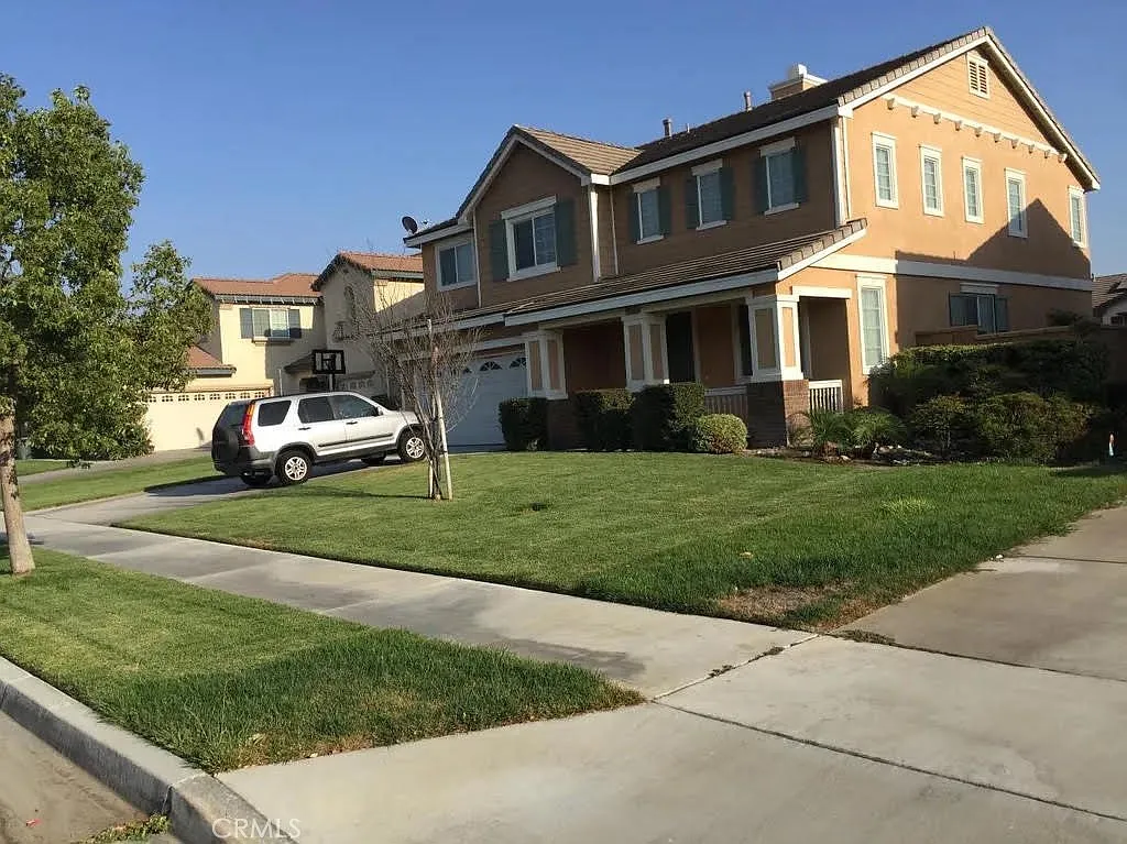 4 bed, 3.5 bath, 2451 sqft, $3,699 — Photo 2