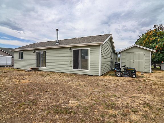 5th image of 1207 NE Tamarack Ct